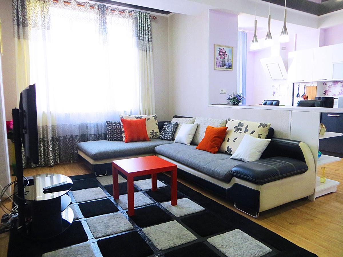 Panoramic Studio Apartments With Mountain Views ビシュケク エクステリア 写真